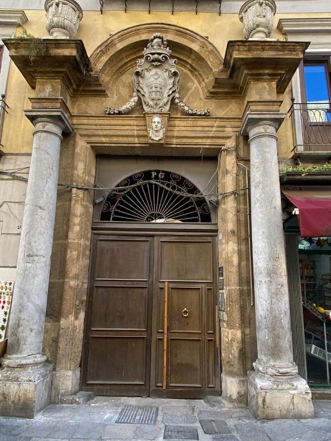 Pia'S Home In Pieno Centro Storico Палермо Екстериор снимка